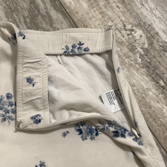 American Eagle floral mini skirt - Picture 4 of 12